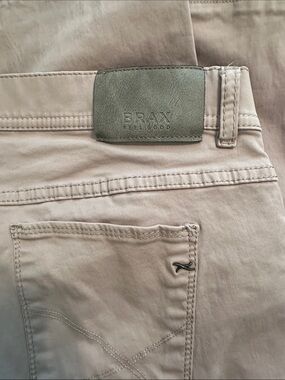 BRAX Men's Straight Jeans in Light Beige